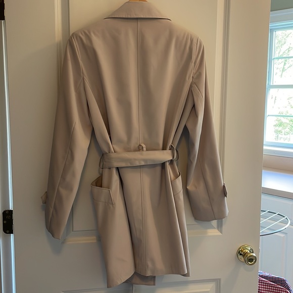 Women’s Raincoat by Towne Collection. Size M with pretty design lining. - Picture 2 of 8